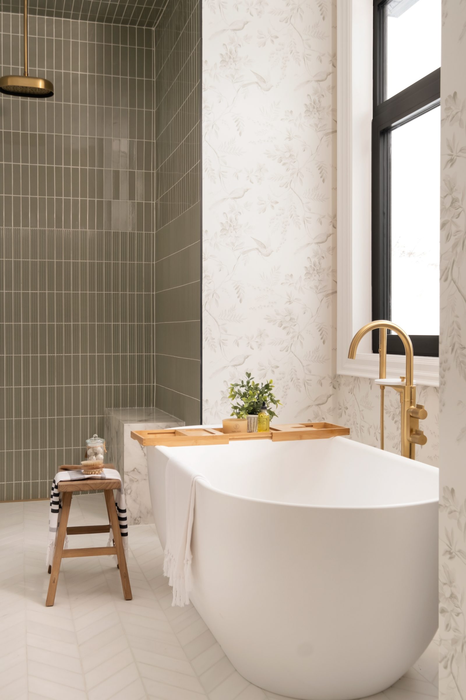 Bath with marble and brass